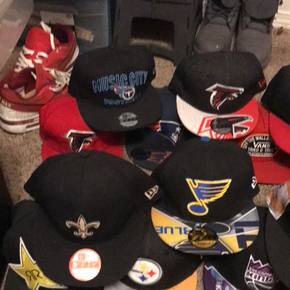 18 hats For 70$
